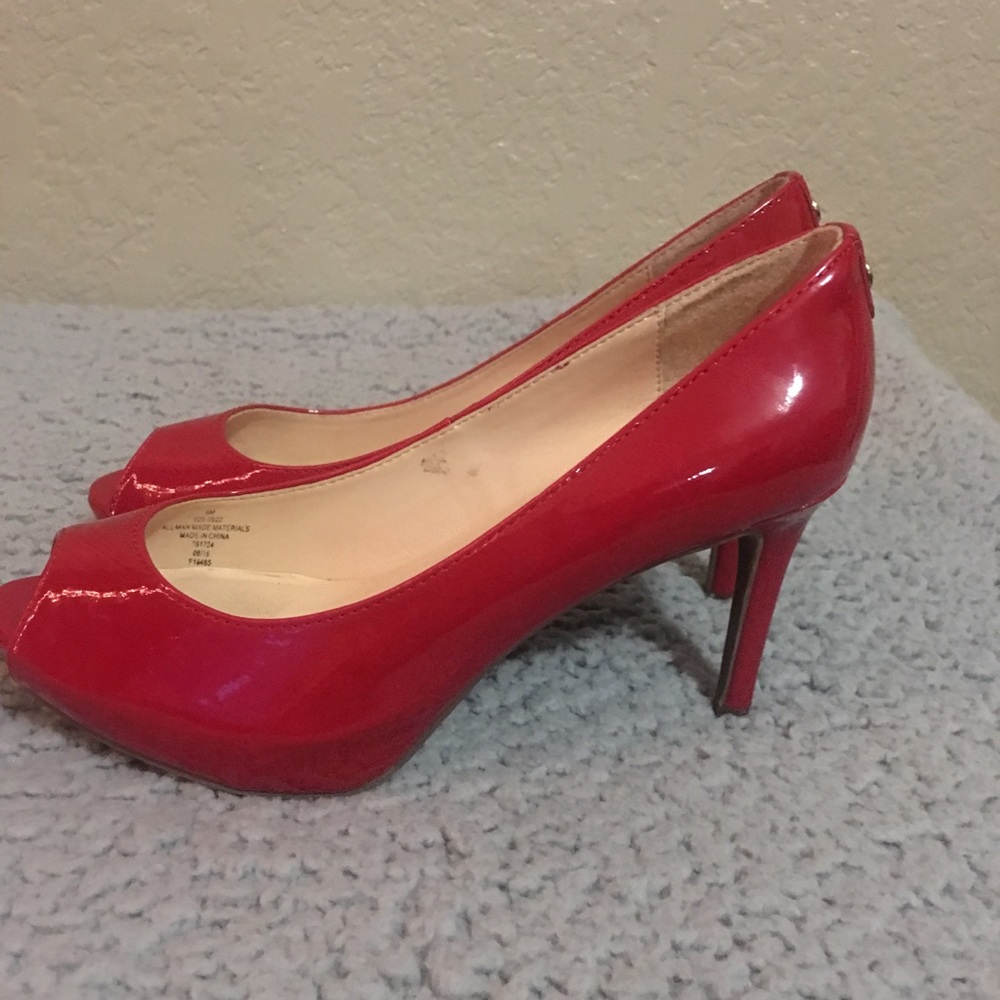Ruby red heals - Picture 2 of 3